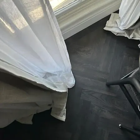 1 Bed Period Clifton Balcony Flat With Private Offroad Parking *