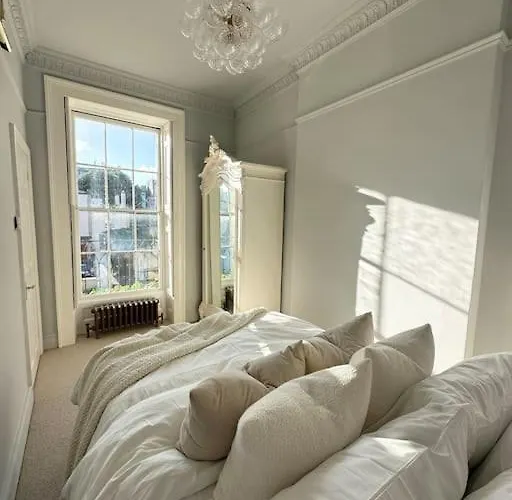 شقة 1 Bed Period Clifton Balcony Flat With Private Offroad Parking بريستول